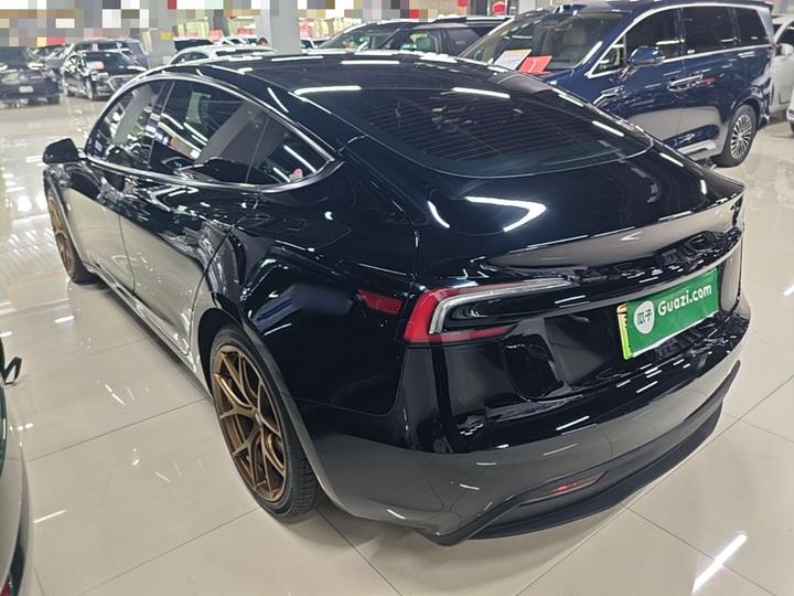 Model 3 2023 RWD photo 4