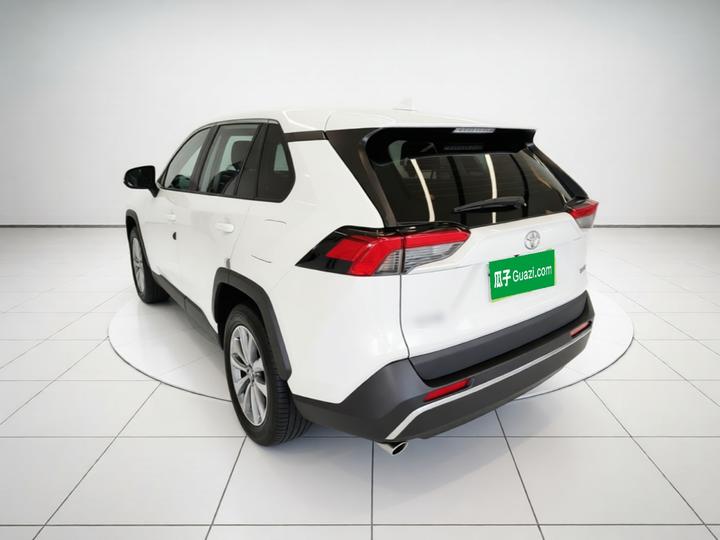 RAV4 2023 2.0L CVT RWD photo 4
