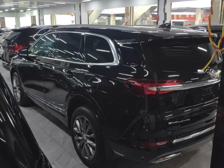 2022 652T RWD Premium 7-Seater photo 4