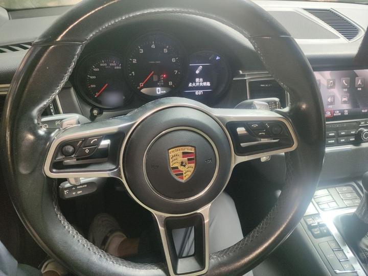 2017 Macan 2.0T photo 7