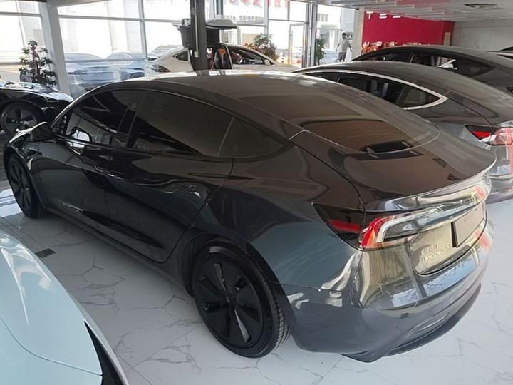 Model 3 2023 RWD photo 4