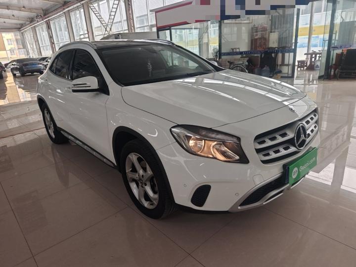 GLA 2017 GLA 200 Dynamic photo 3