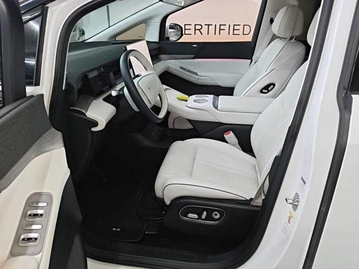 X9 2024 640 AWD Performance Max photo 6