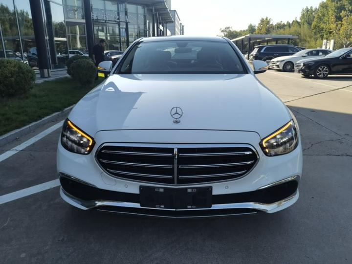 E-Class 2023 E 260 L photo 2
