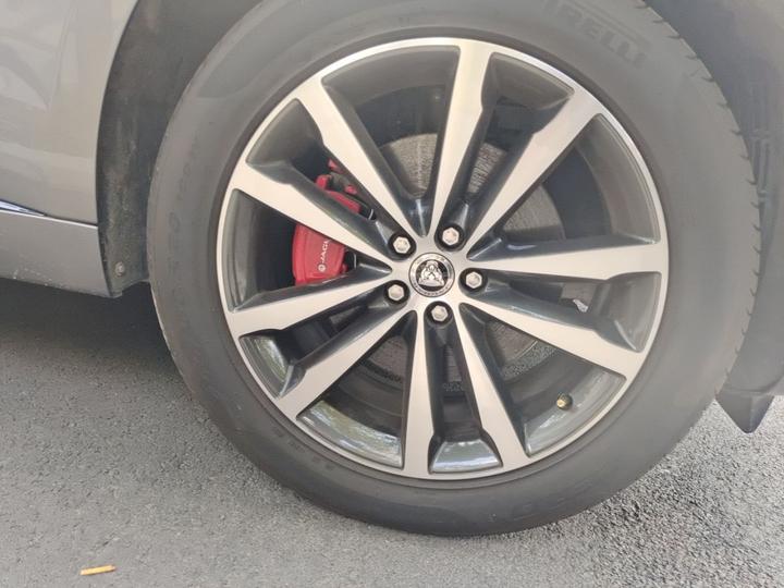 F-PACE 2024 P250 R-Dynamic SE photo 8