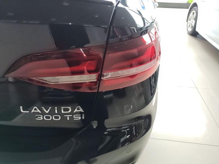 Lavida 2023 300TSI DSG photo 7