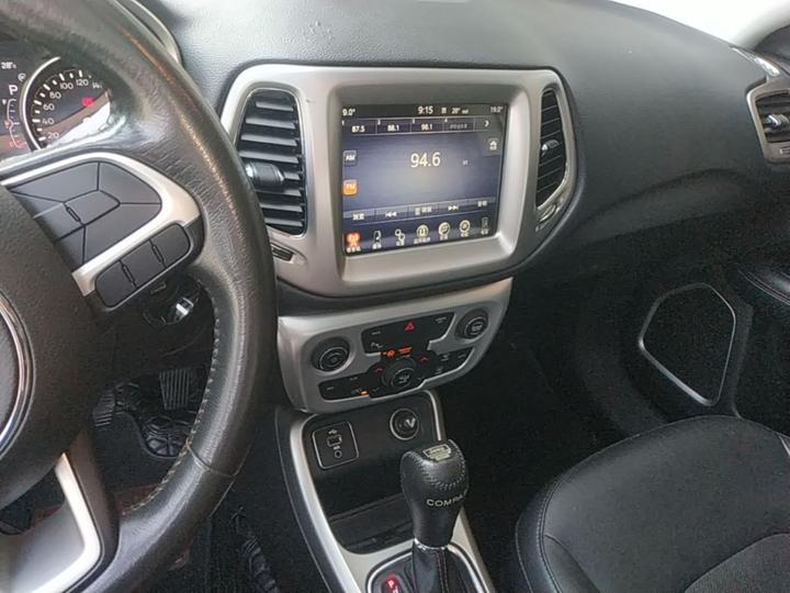 Compass 2017 200T AT photo 8