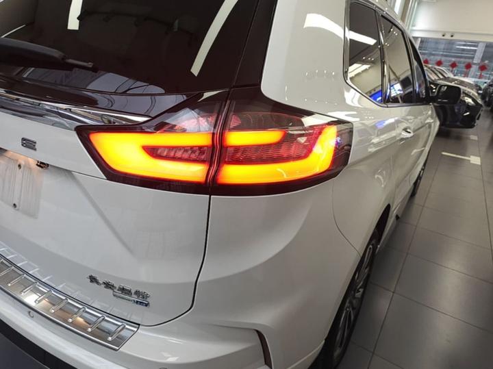 Edge 2021 Facelift PLUS EcoBoost 245 RWD 7-Seater photo 7