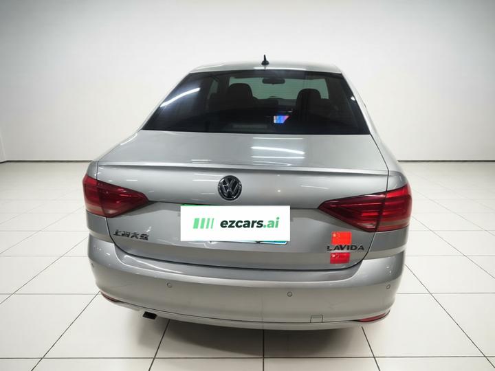Lavida 2015 1.6L MT photo 3