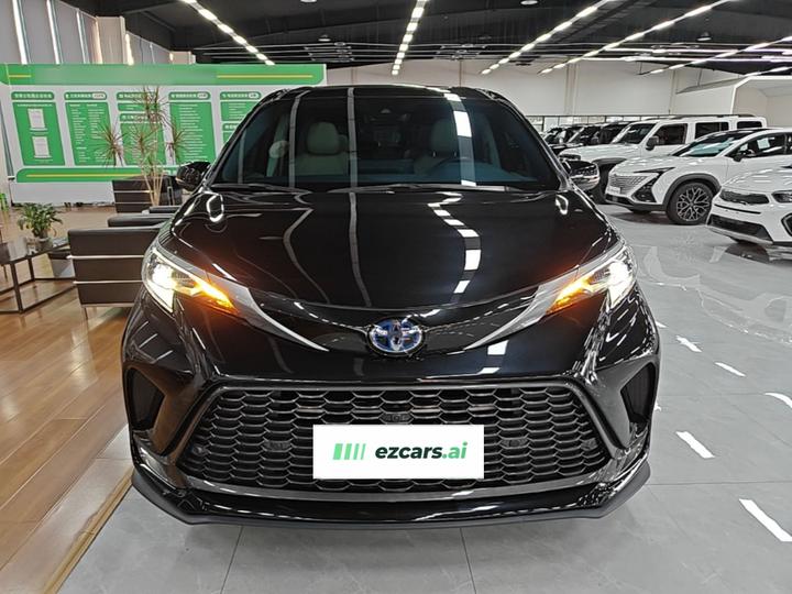 Granvia 2023 2.5L Hybrid Premium PLUS photo 2