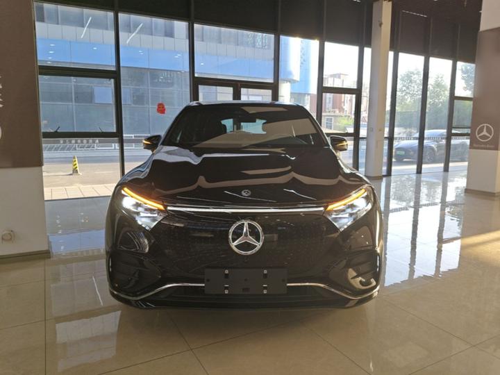 EQS SUV 2025 500 4MATIC photo 2