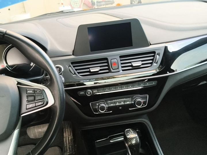 1 Series 2018 118i Sport photo 8