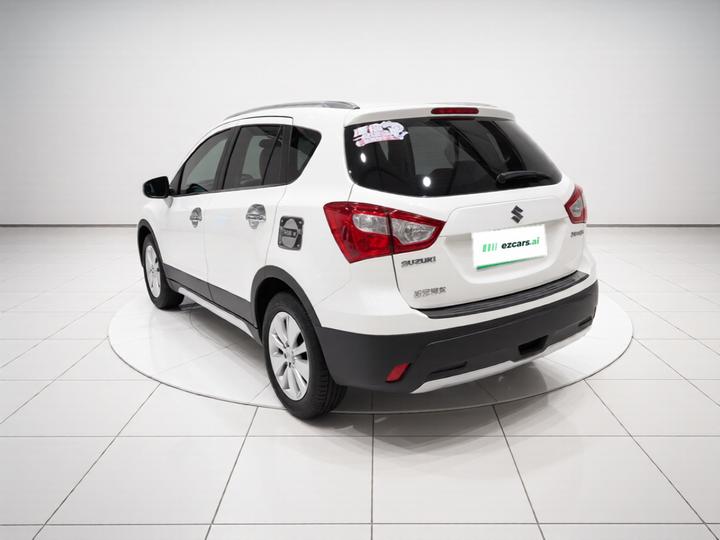 2014 1.6L CVT RWD Elite photo 4