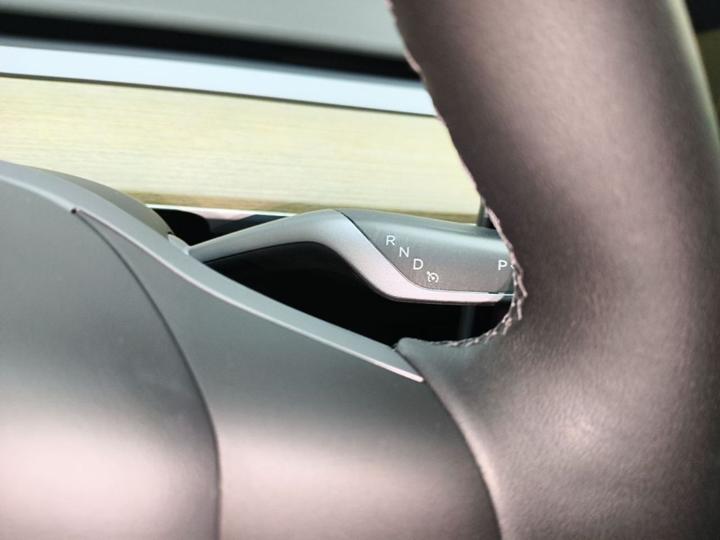 Model Y 2022 RWD photo 5