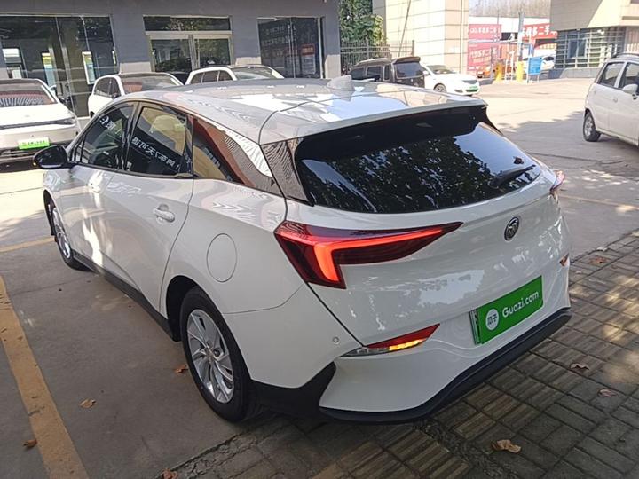 6 2020 PHEV Fashion photo 4