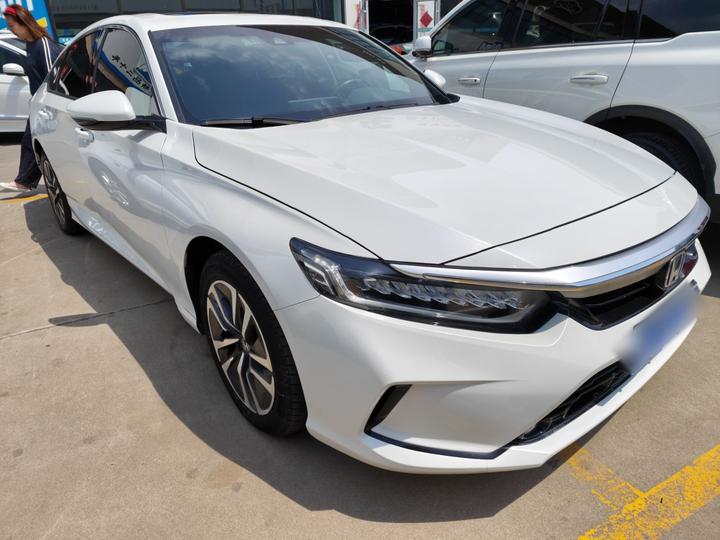 2022 Hybrid 2.0L photo 3