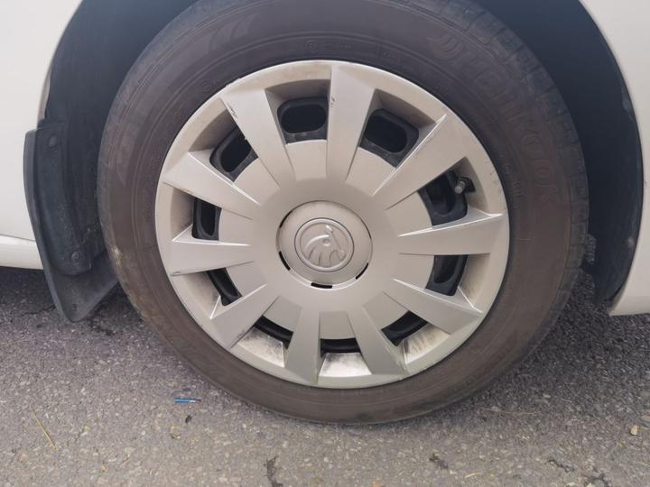 Rapid Spaceback 2016 Facelift 1.4L MT photo 8