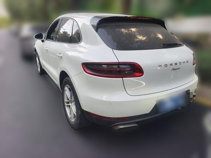 2017 Macan 2.0T photo 4
