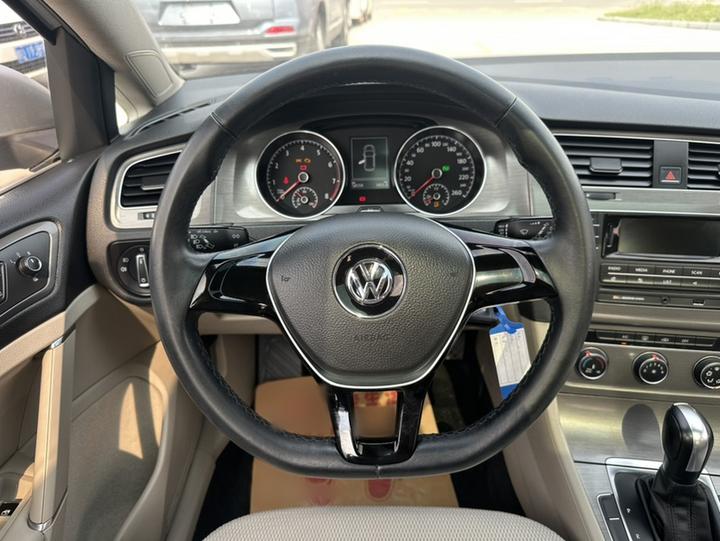 Golf 2014 1.6L AT Comfort photo 3