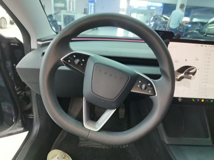 Model 3 2023 RWD photo 6