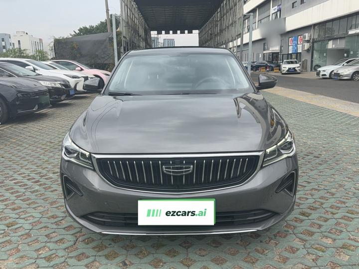 Emgrand 2022 4 1.5L MT Elite photo 2