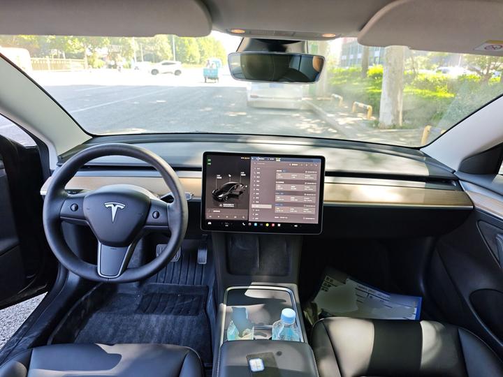 Model 3 2022 RWD photo 5