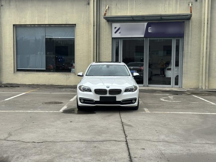 5 Series 2017 525Li Luxury Design Package photo 2