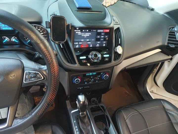 Kuga 2018 EcoBoost 180 RWD photo 5