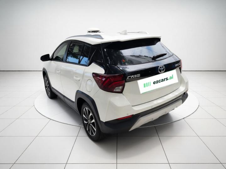 YARiS L 2022 X 1.5L CVT Luxury PLUS photo 4