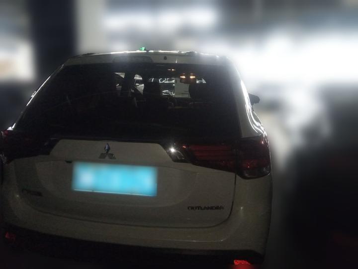 Outlander 2016 2.4L AWD Luxury 7-Seater photo 6