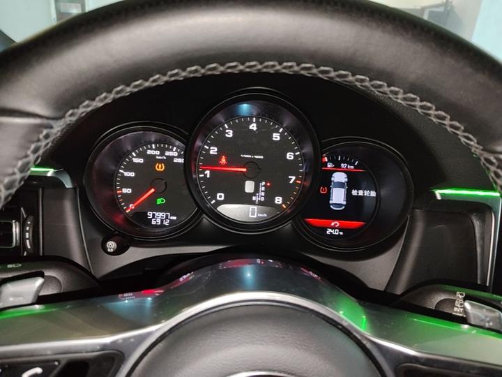 2018 Macan 2.0T photo 7