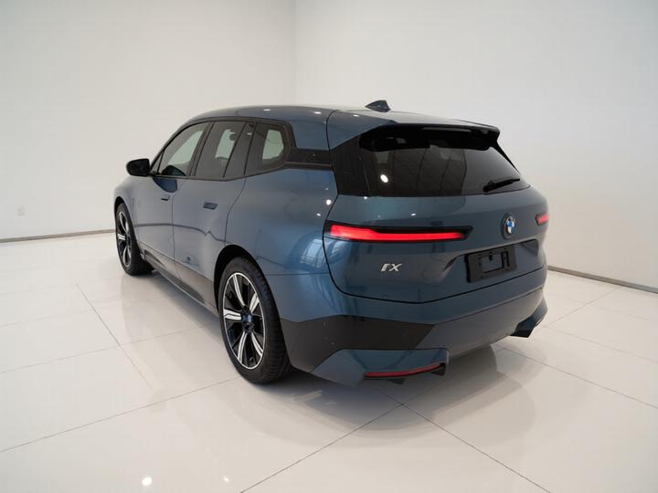 iX 2022 xDrive40 photo 4