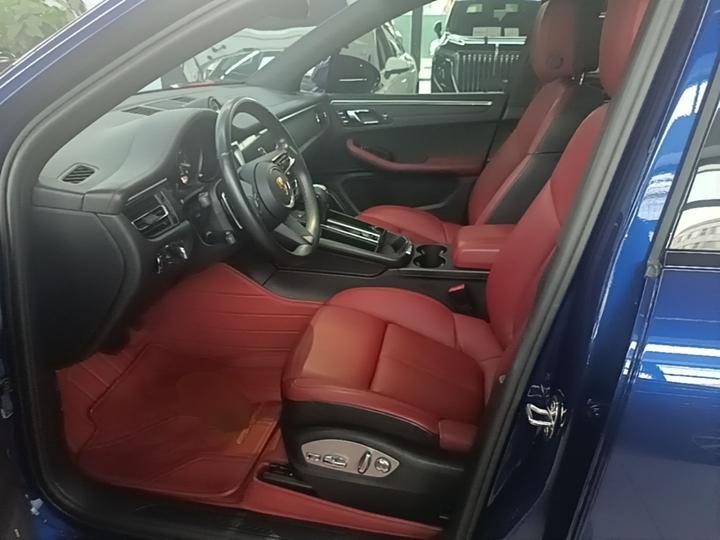 2022 Macan 2.0T photo 6