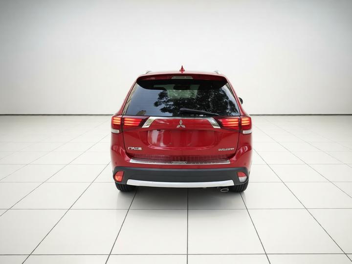 Outlander 2016 2.4L AWD Luxury 7-Seater photo 5