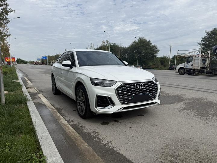Q5L Sportback 2022 40 TFSI Luxury photo 3