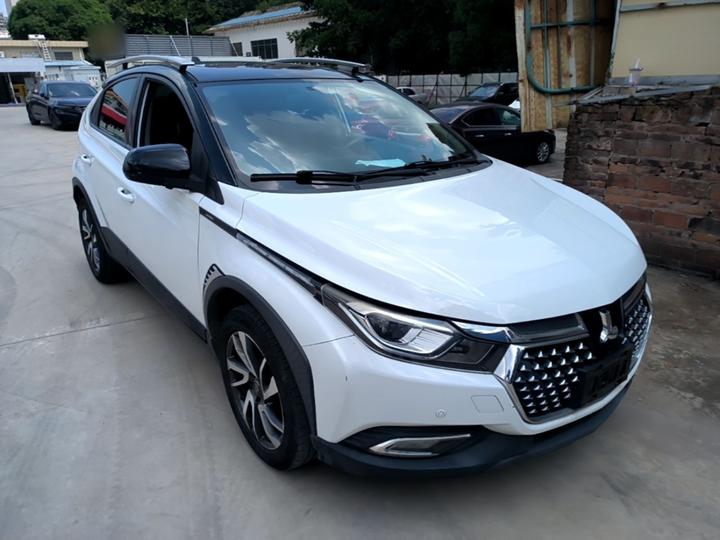 Luxgen U5 SUV 2017 1.6L CVT photo 3