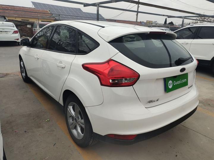 Focus 2015 Hatchback 1.6L AT Comfort photo 4