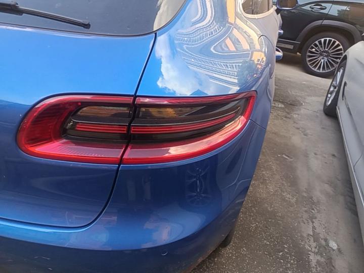 2016 Macan 2.0T photo 7