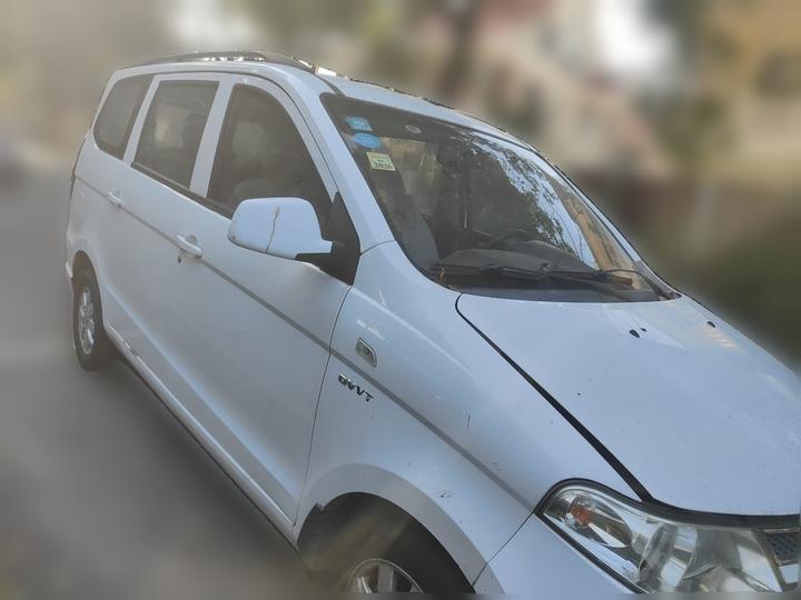 Wuling Hongguang 2016 1.5L S Comfort photo 3