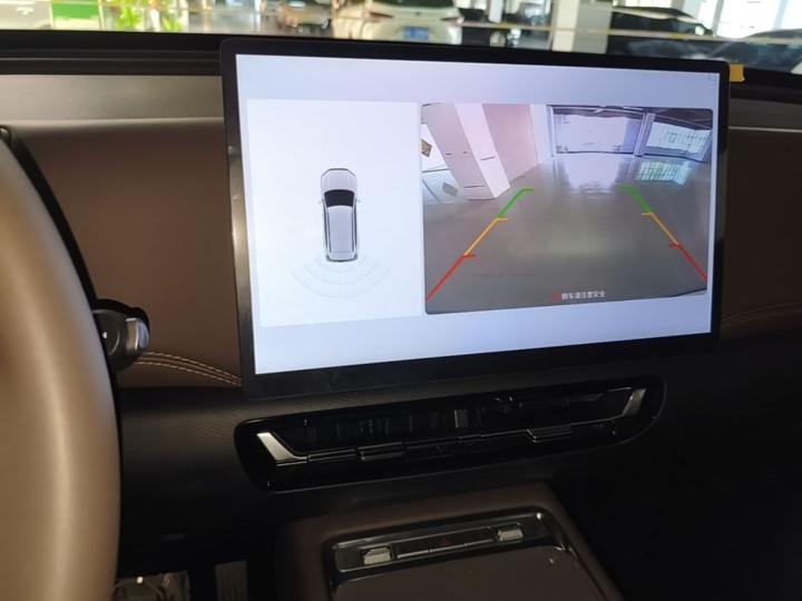 560 EV 2026 125km Luxury photo 8