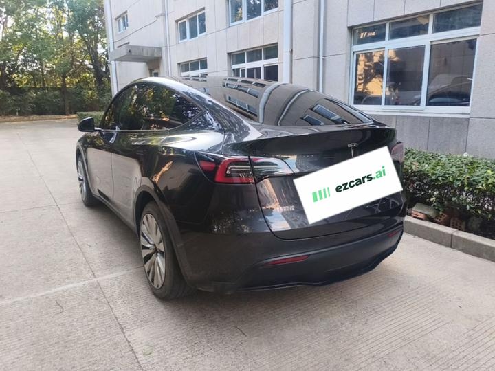 Model Y 2024 RWD photo 4