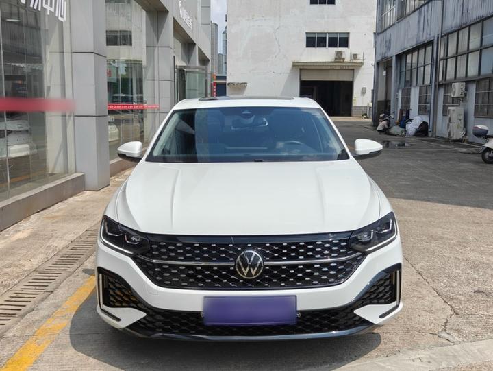 Lavida 2023 Facelift 1.5L AT photo 2