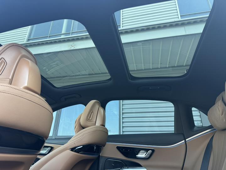 E-Class 2025 E 260 L photo 8