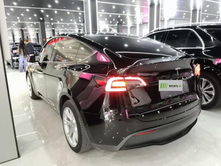 Model Y 2022 Facelift RWD photo 4