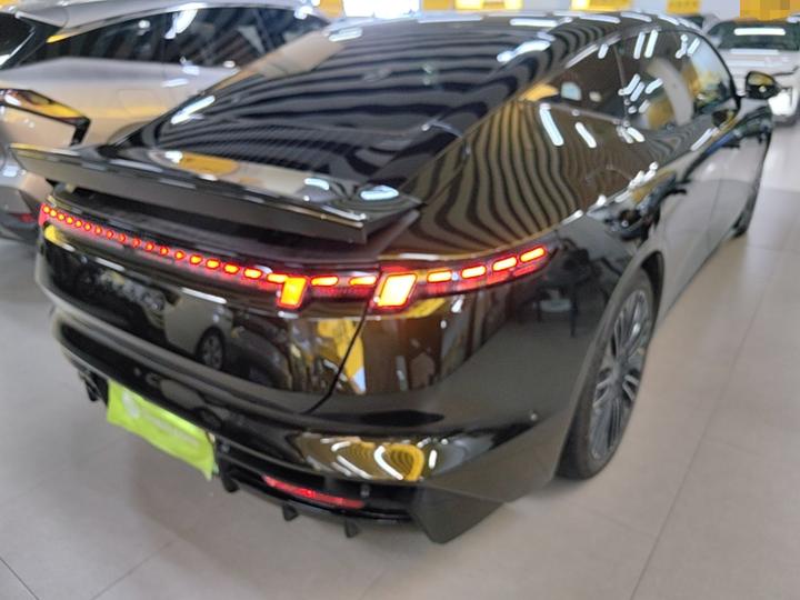 10 EM-P 2025 240 AWD Ultra Sport photo 4