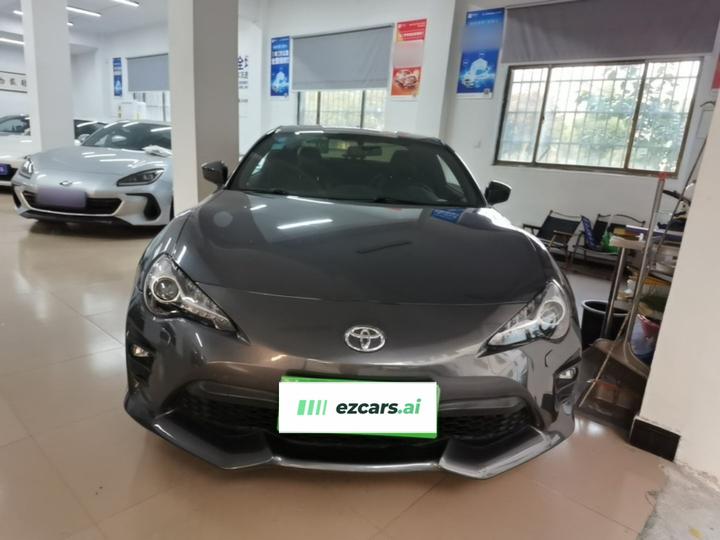 86 2019 2.0L AT Luxury photo 2