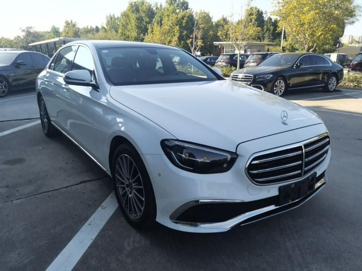 E-Class 2023 E 260 L photo 3