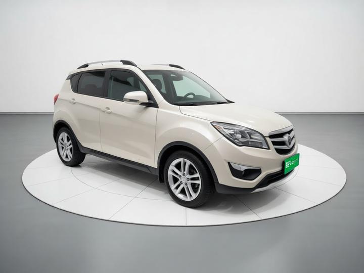 CS35 2015 1.6L MT Luxury IV photo 3