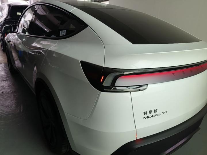 Model Y 2026 Facelift Long Range RWD photo 4