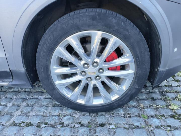 XT5 2018 28E AWD Platinum photo 8